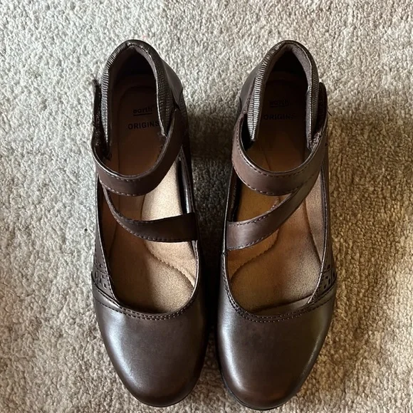 Earth Origins SZ 8.5 cute maryjane style shoes. Preowned in excellent condition - Picture 2 of 8